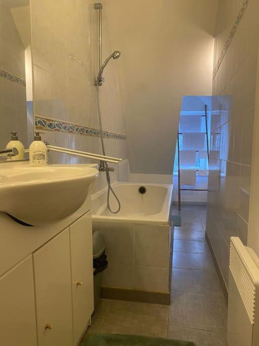 Appartement, Cite Medievale Laon Extérieur photo